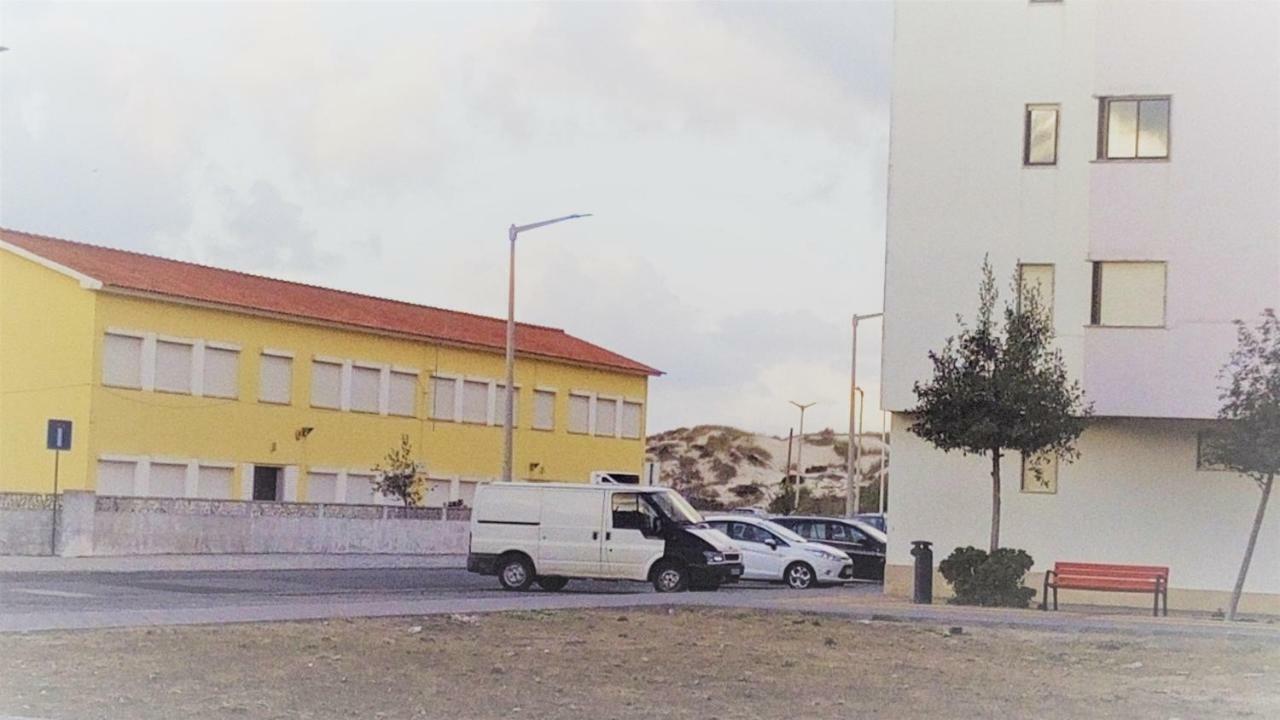 Casa Da Praia De Peniche Apartment Bagian luar foto